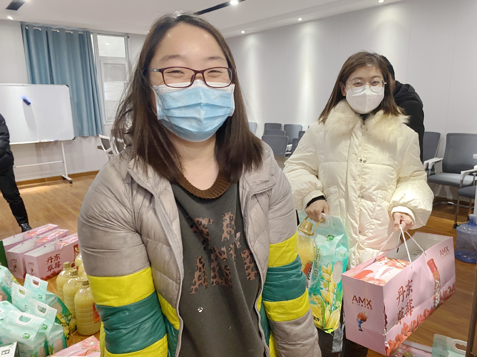 心系員工 溫暖新年 | 優卓醫療為員工發放春節福利